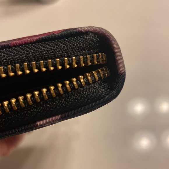 Kate spade zip around wallet with roses - Picture 10 of 12